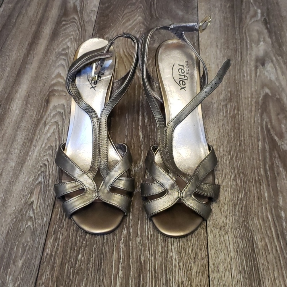 Heels - Picture 2 of 3